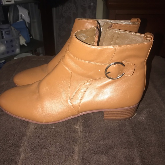 Boot - Picture 2 of 8